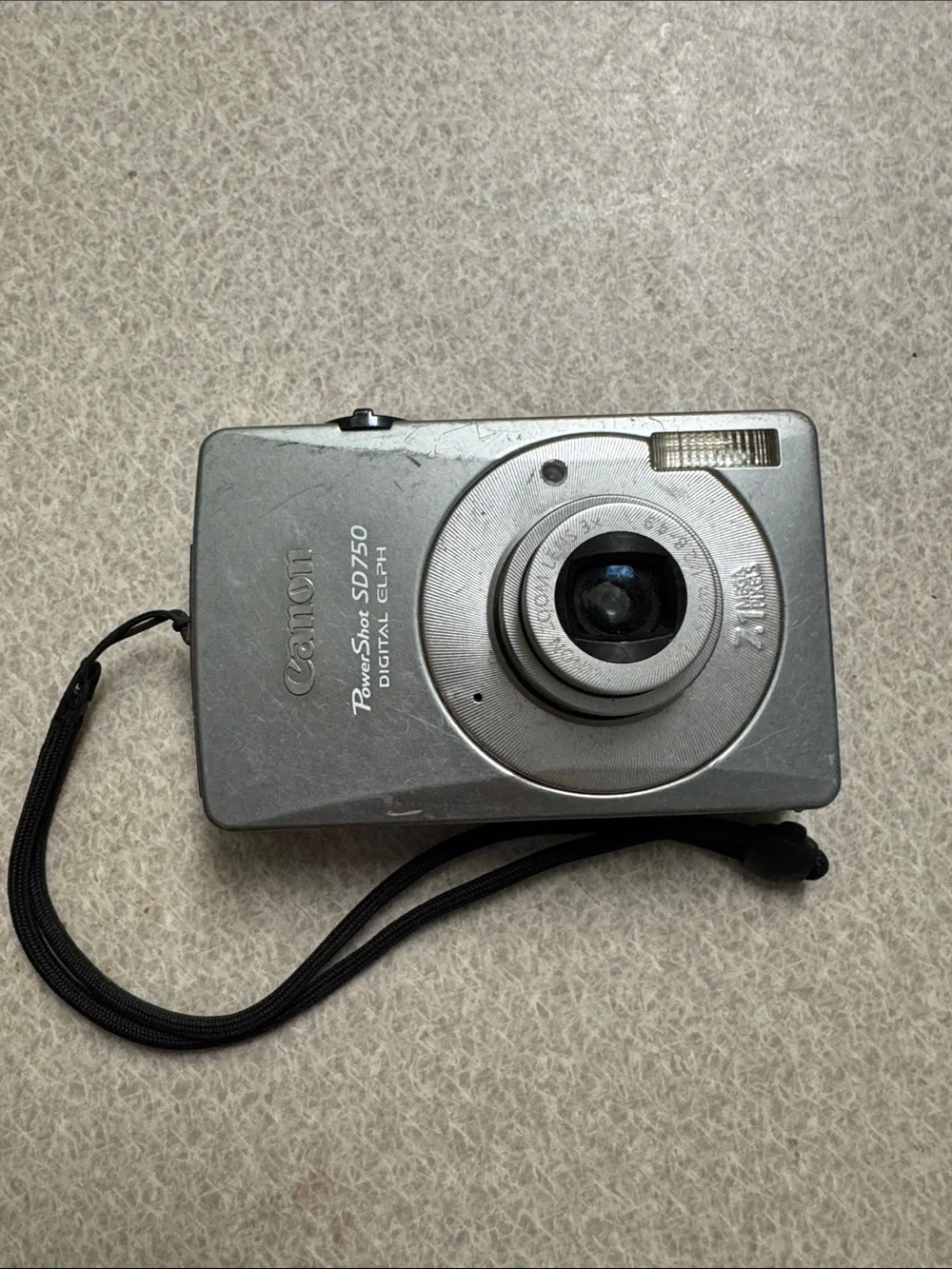 Canon Silver Compact Point-and-Shoot Digital Camera, Wrist Strap for Parts Only
